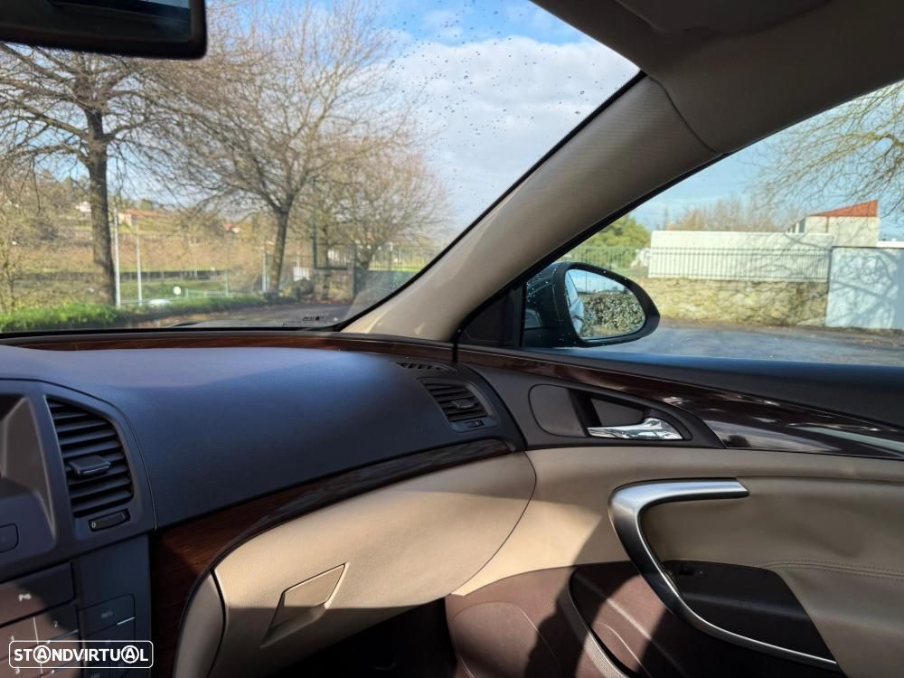 Opel Insignia Sports Tourer - 21