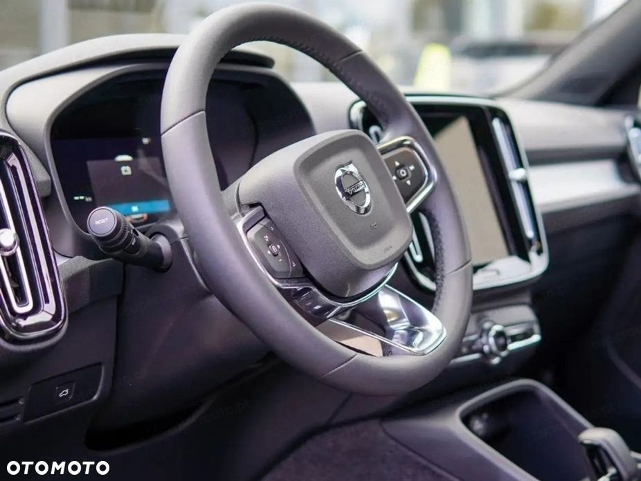 Volvo XC 40 B3 Plus Dark - 8