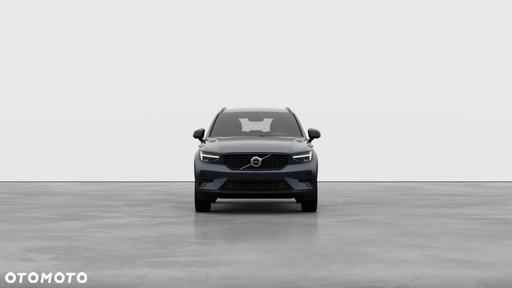 Volvo XC 40 B3 Plus Dark - 3