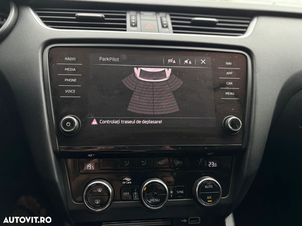 Skoda Octavia Combi Diesel 2.0 TDI DSG Ambition - 25