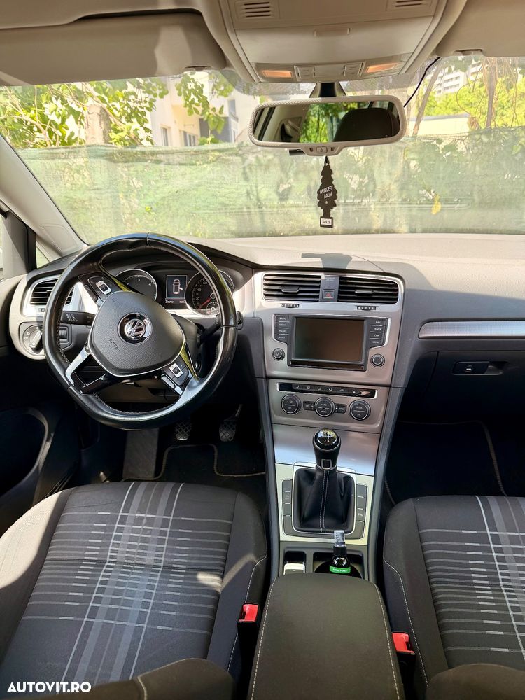 Volkswagen Golf 1.6 TDI BlueMotion Comfortline - 9