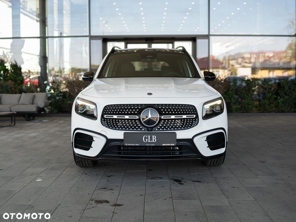 Mercedes-Benz GLB - 2