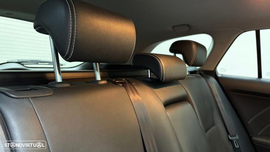 Toyota Avensis Touring Sports 2.0 D-4D Exclusive+GPS - 8