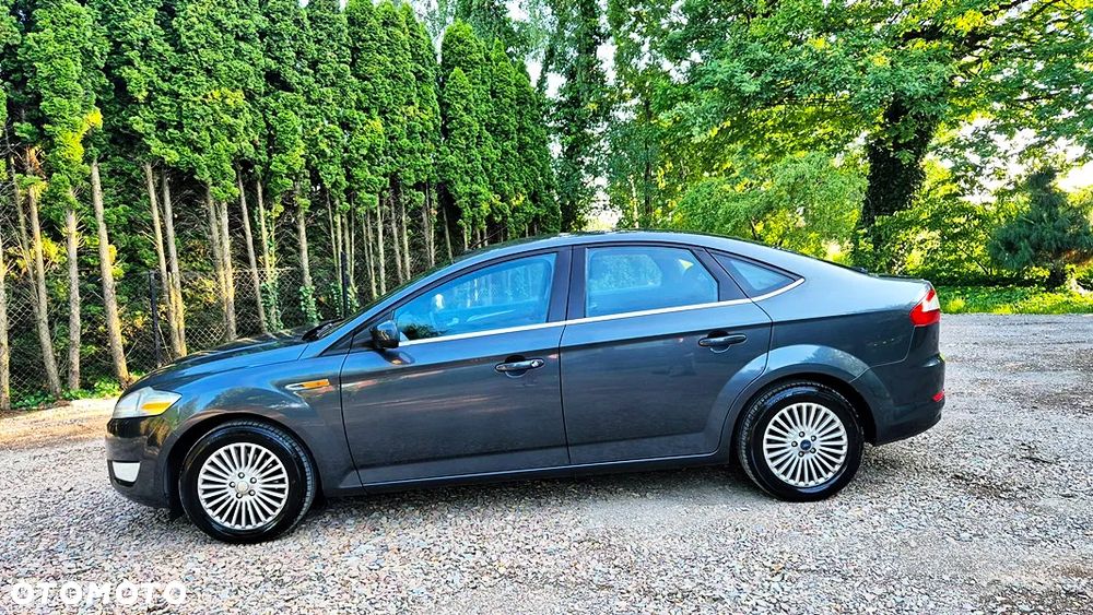Ford Mondeo 2.0 Ghia X100 / X - 25
