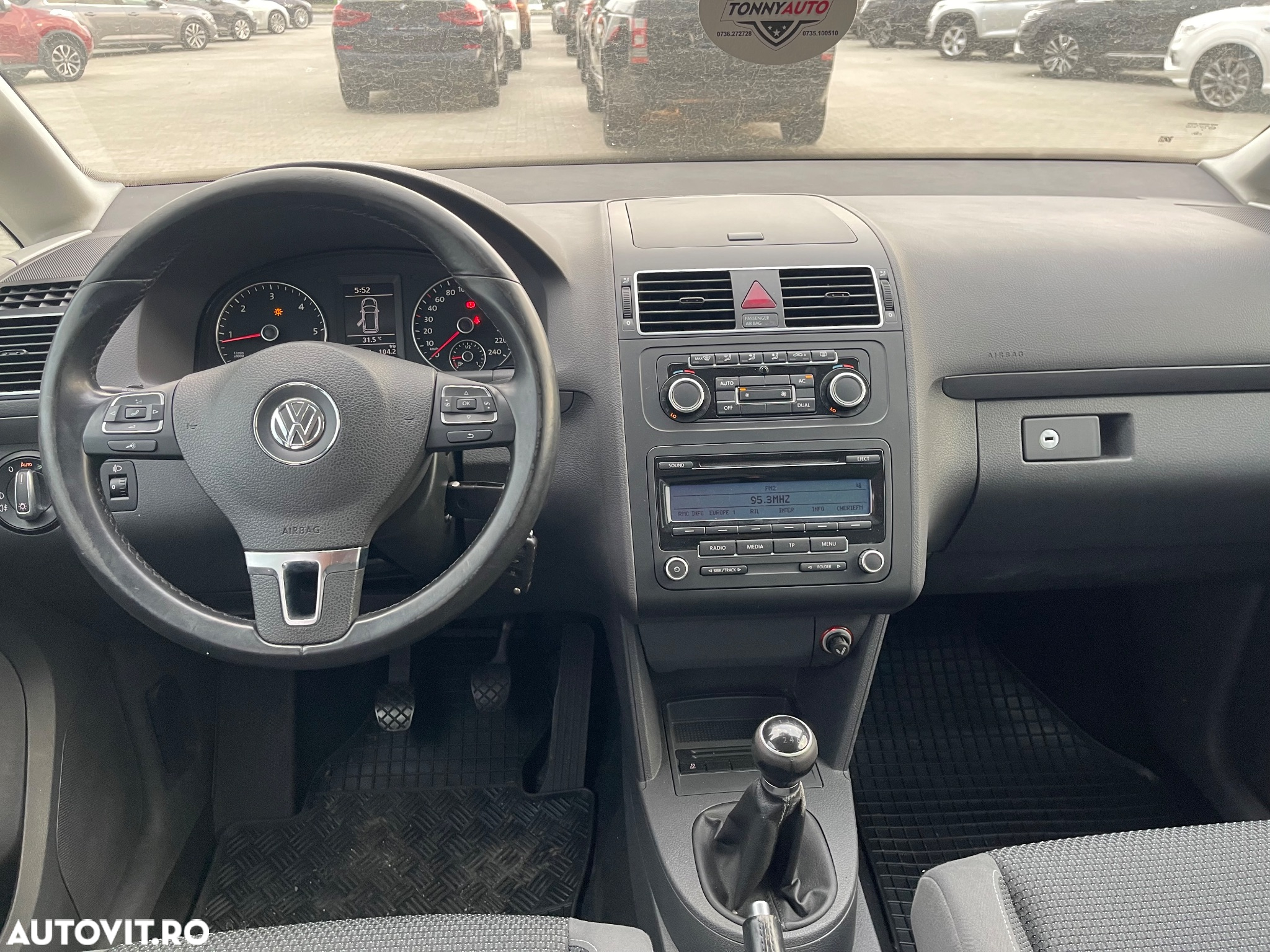 Volkswagen Touran 1.6 TDI DPF BlueMotion Technology Comfortline - 13