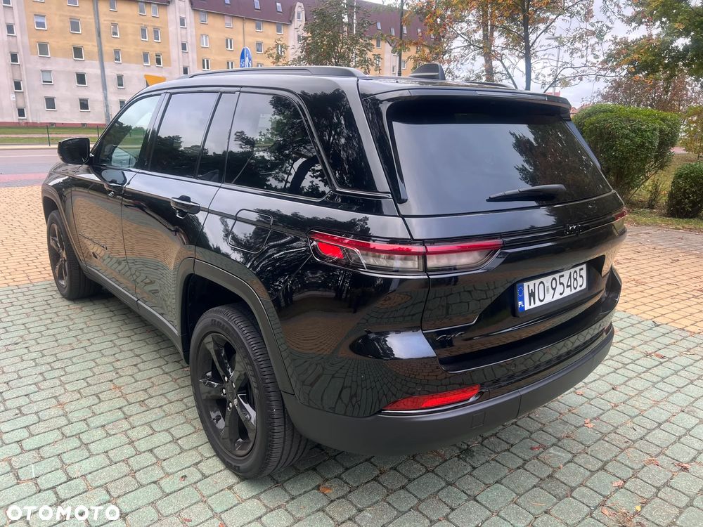 Jeep Grand Cherokee - 14