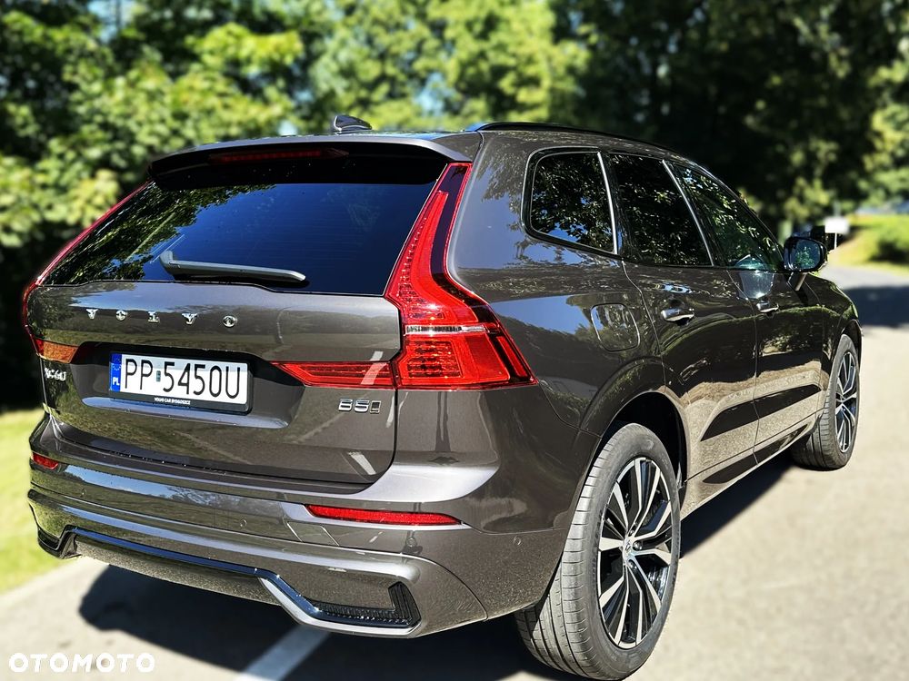 Volvo XC 60 B5 B AWD Plus Dark - 8