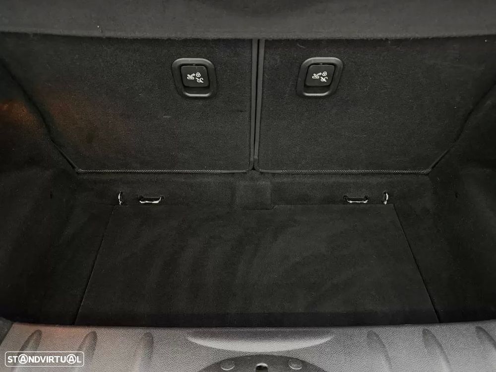 MINI 3 Portas One D - 18