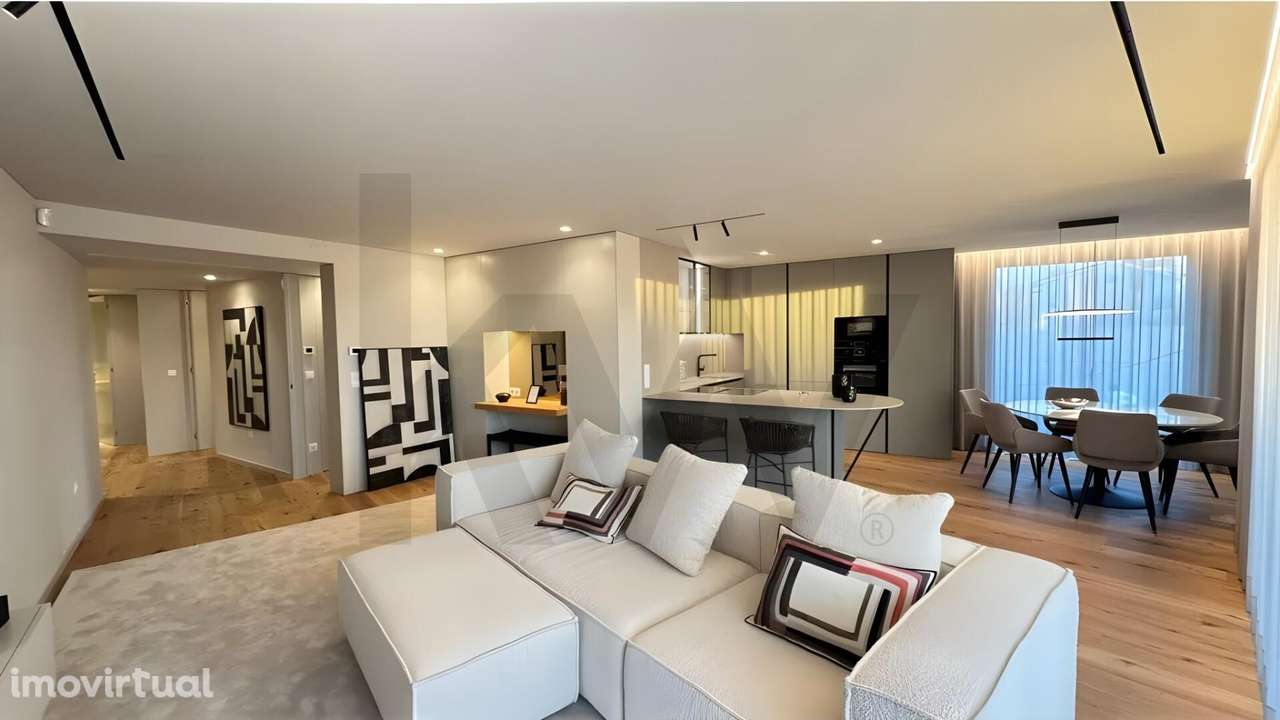 T1+1 NOVO | Área: 86m2 |Terraço e Jardim 40m2 |  Arrumos e 2 LG - Grande imagem: 2/18