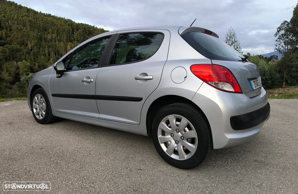 Peugeot 207 1.4 16V Active - 14