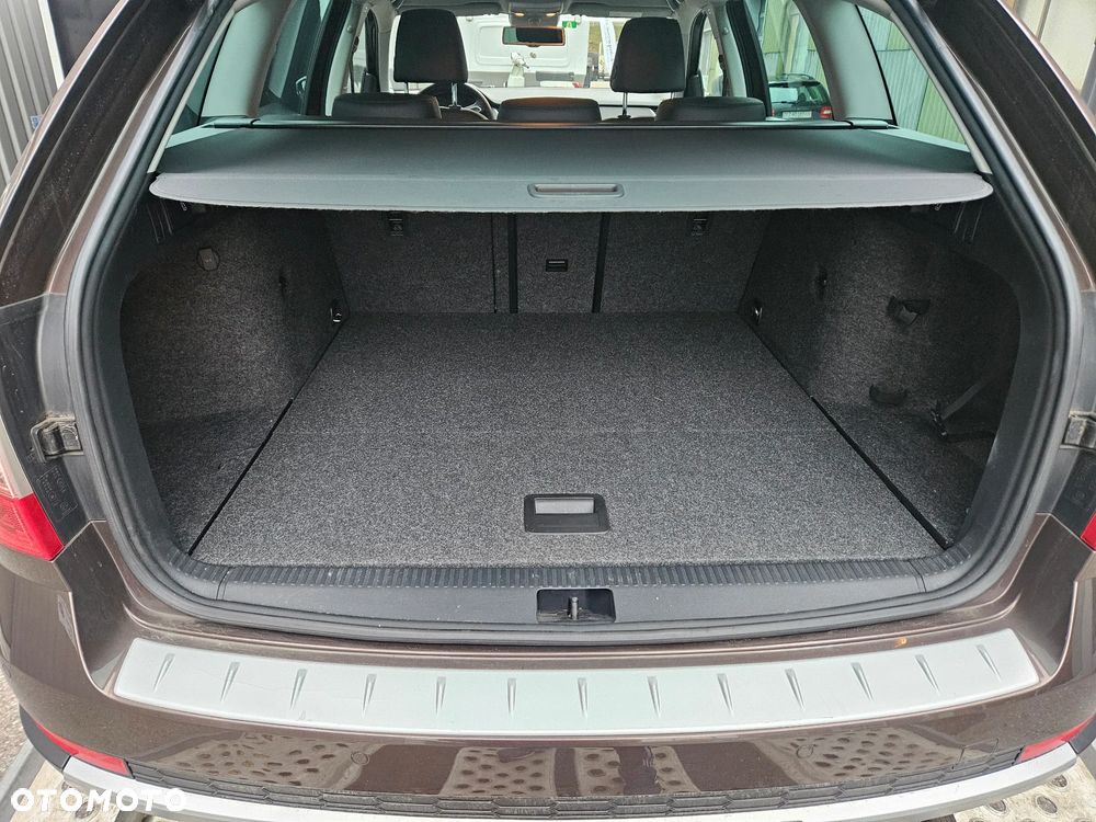 Skoda Octavia Scout 2.0 TDI 4x4 DSG - 7
