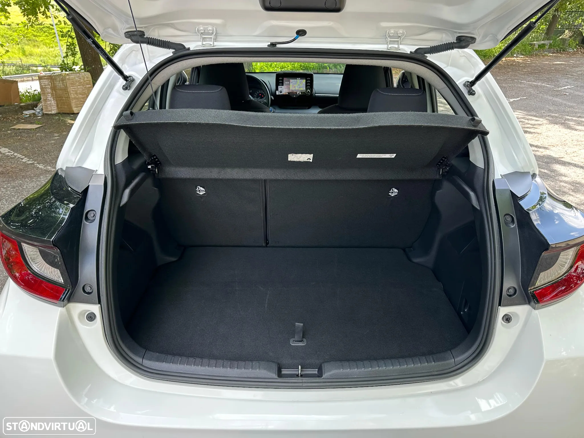 Toyota Yaris 1.5 HDF GR Sport - 33