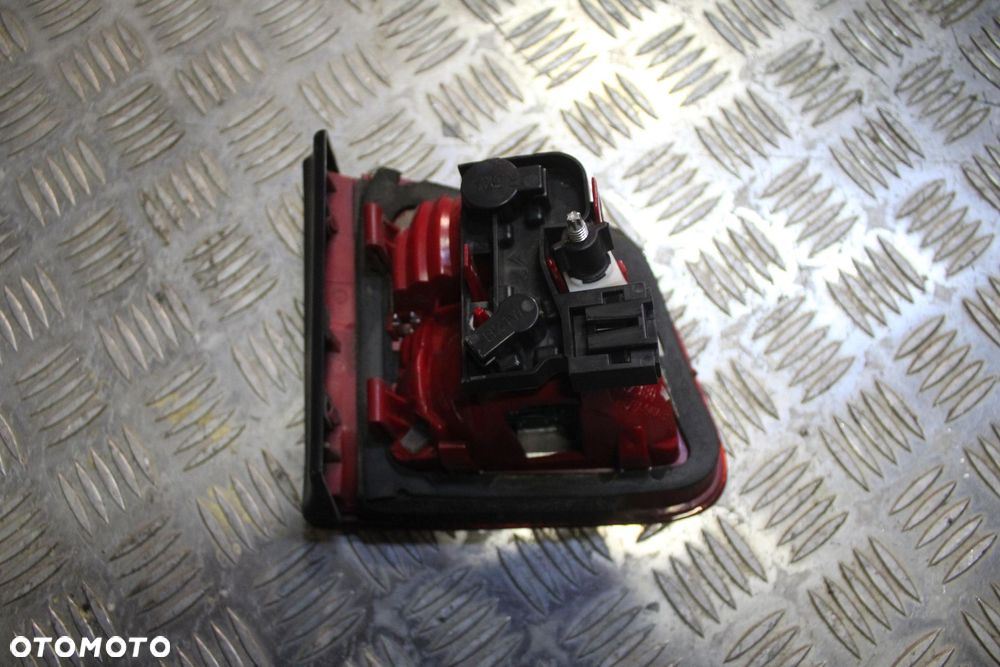 LAMPA KLAPY PRAWY TYŁ CITROEN C5 III X7 9687582980 - 4