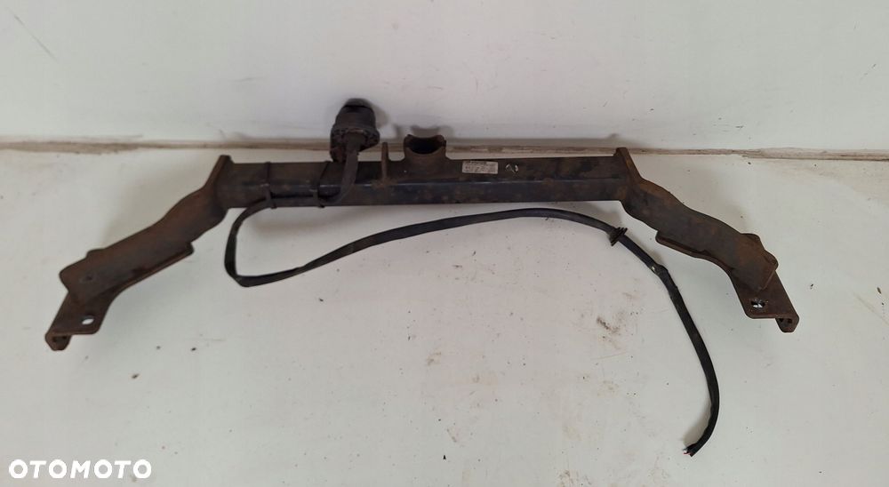 hyundai tucson ii iii hak odpinany belka d7281ade00 oe - 1