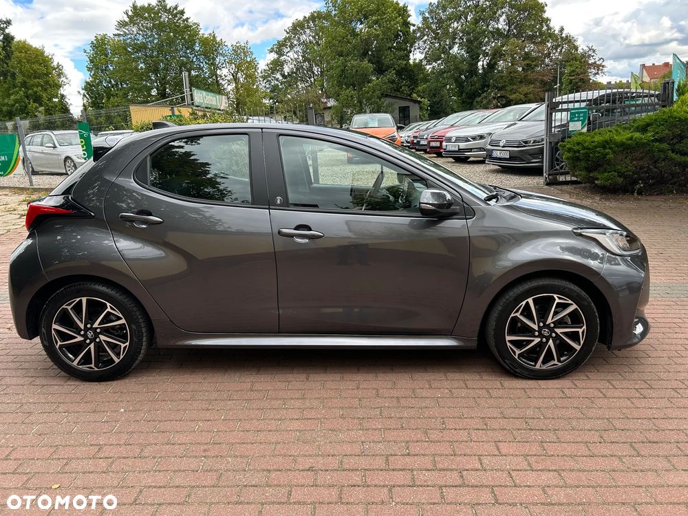 Toyota Yaris 1.5 VVT-iE Team Deutschland - 6