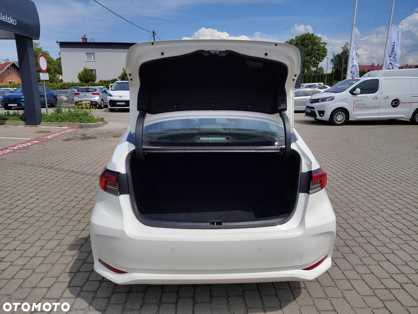 Toyota Corolla - 12