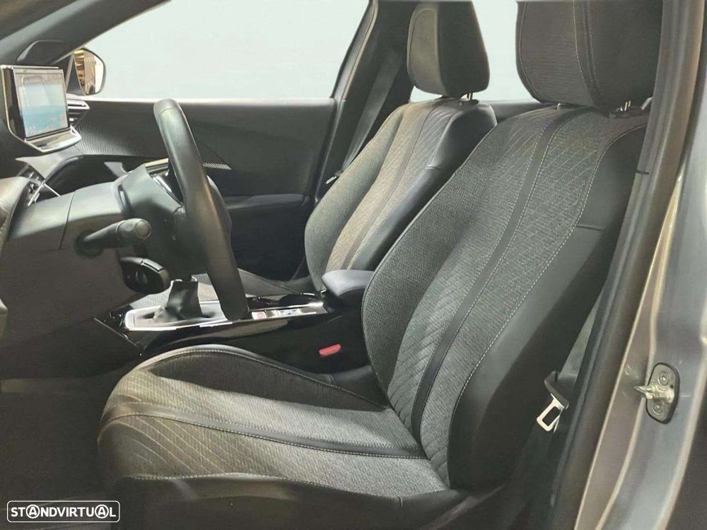 Peugeot 2008 1.2 PureTech Allure - 15