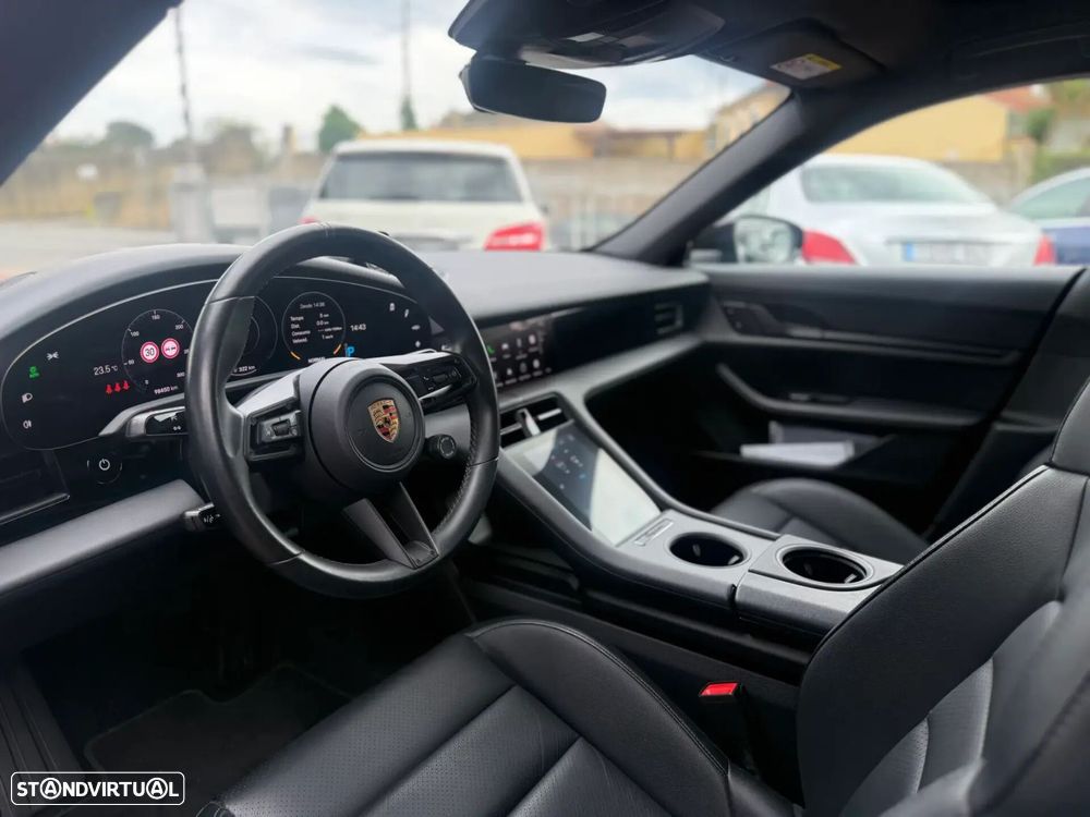 Porsche Taycan Sport Turismo - 8