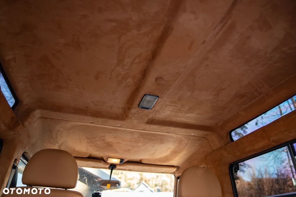 Land Rover Defender 90 Station Wagon SVX - 16