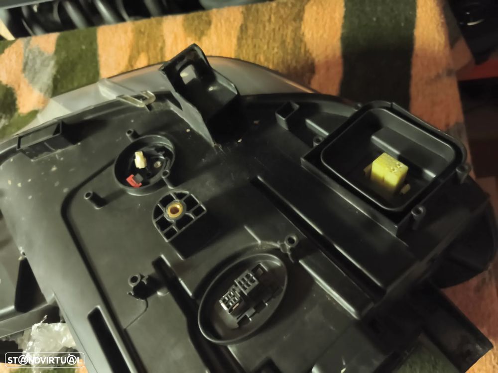 Conjunto de faróis bi-xenon direcional BMW X5 E70 lci - 6