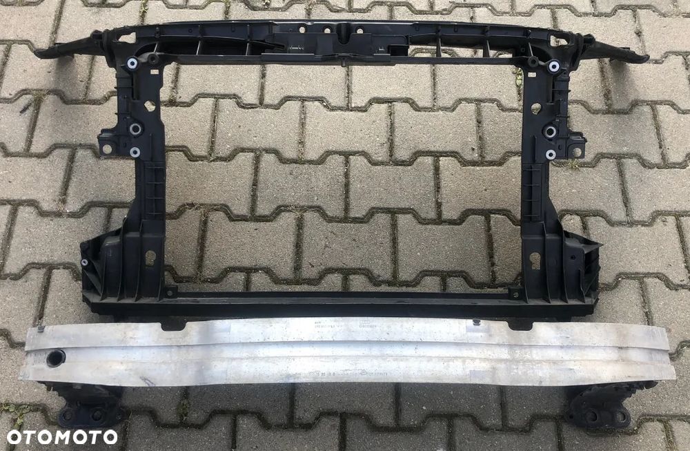 Audi A3 8P Lift pas przedni wzmocnienie czołowe belka odboje