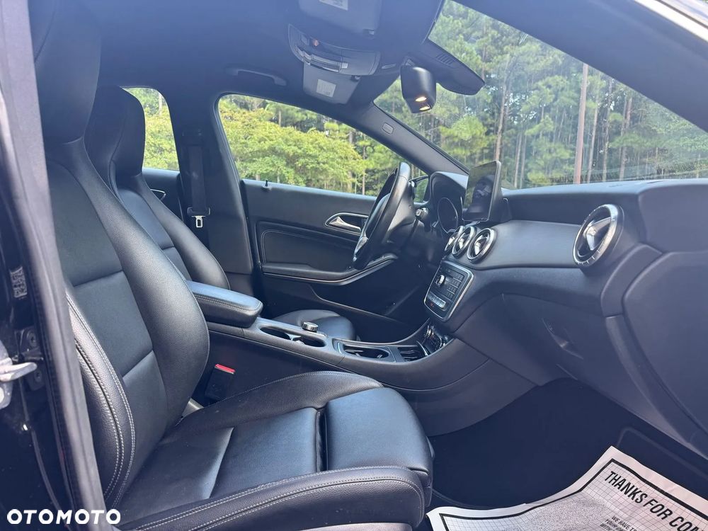 Mercedes-Benz CLA 250 7G-DCT AMG Line - 12