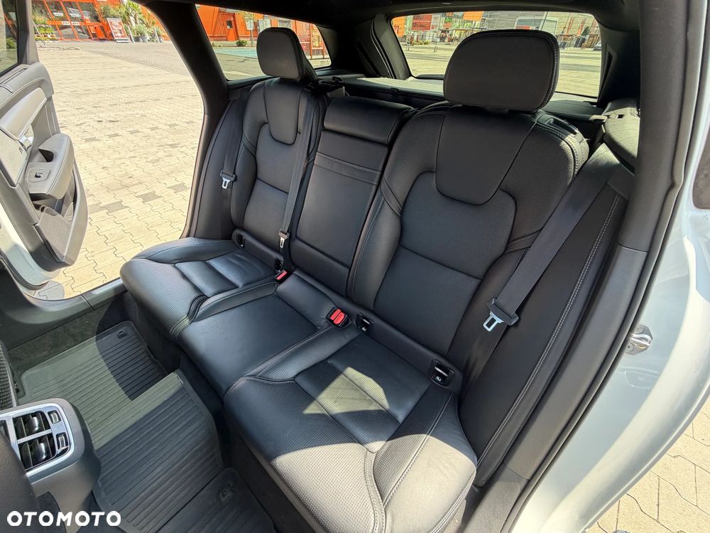 Volvo V90 D5 SCR AWD R-Design - 22