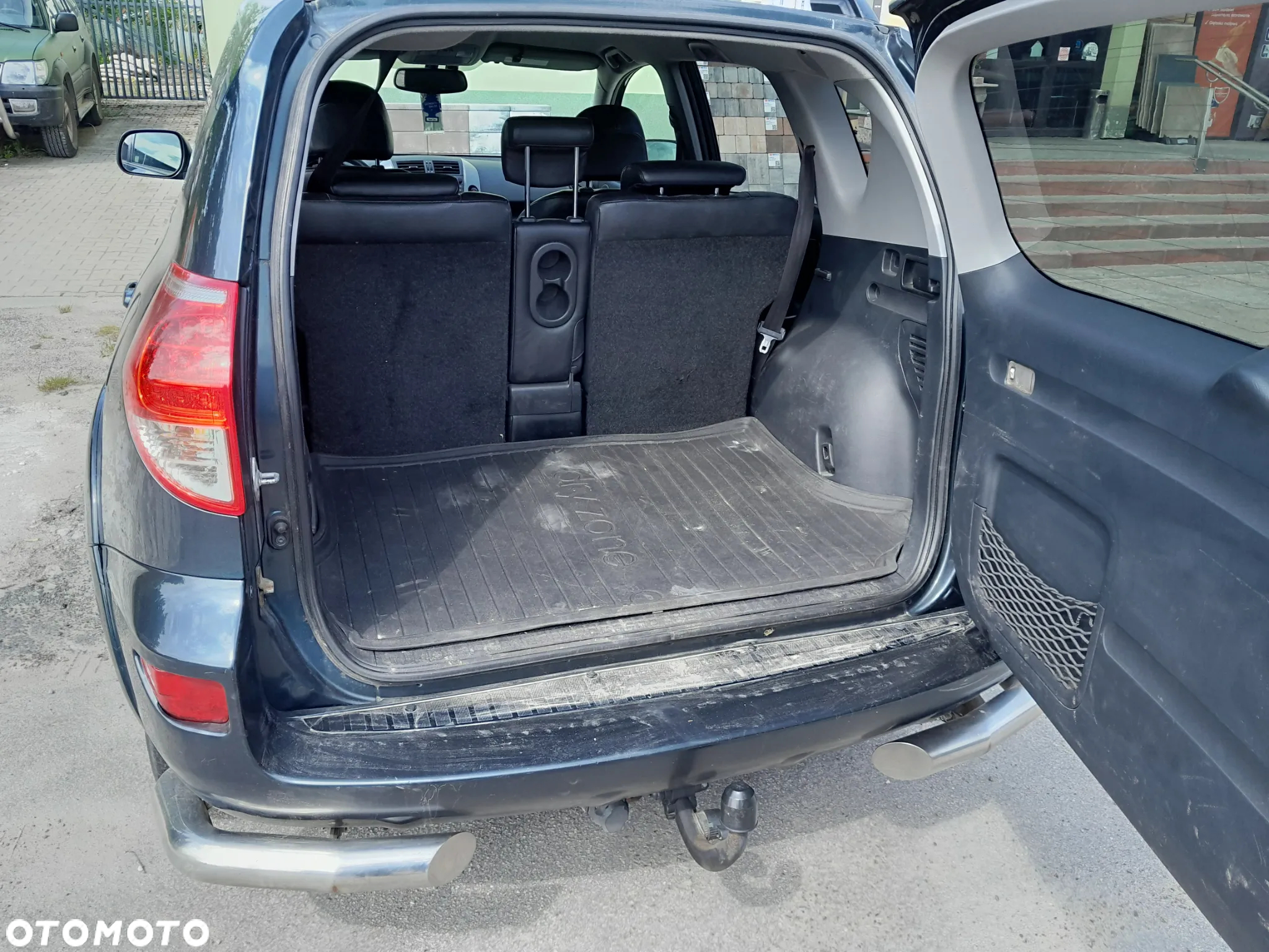 Toyota RAV4 - 10