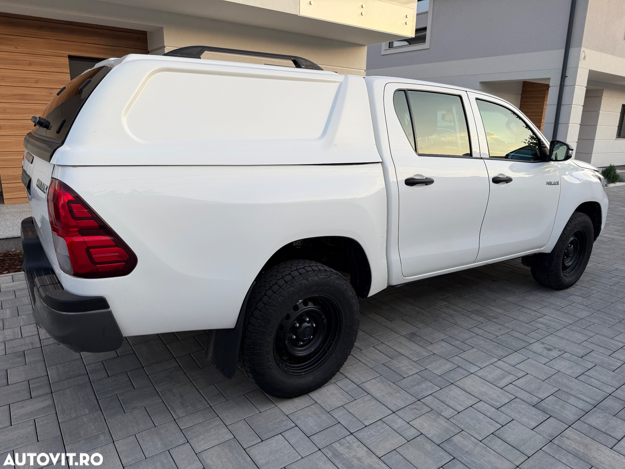 Toyota Hilux 2.4D 150CP 4x4 Double Cab 6MT Style - 10