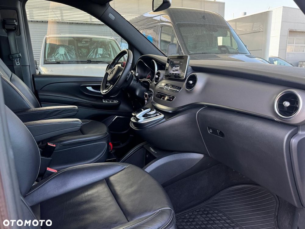 Mercedes-Benz Klasa V - 15