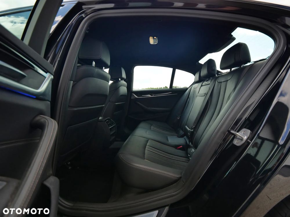 BMW Seria 5 530i xDrive M Sport sport - 30