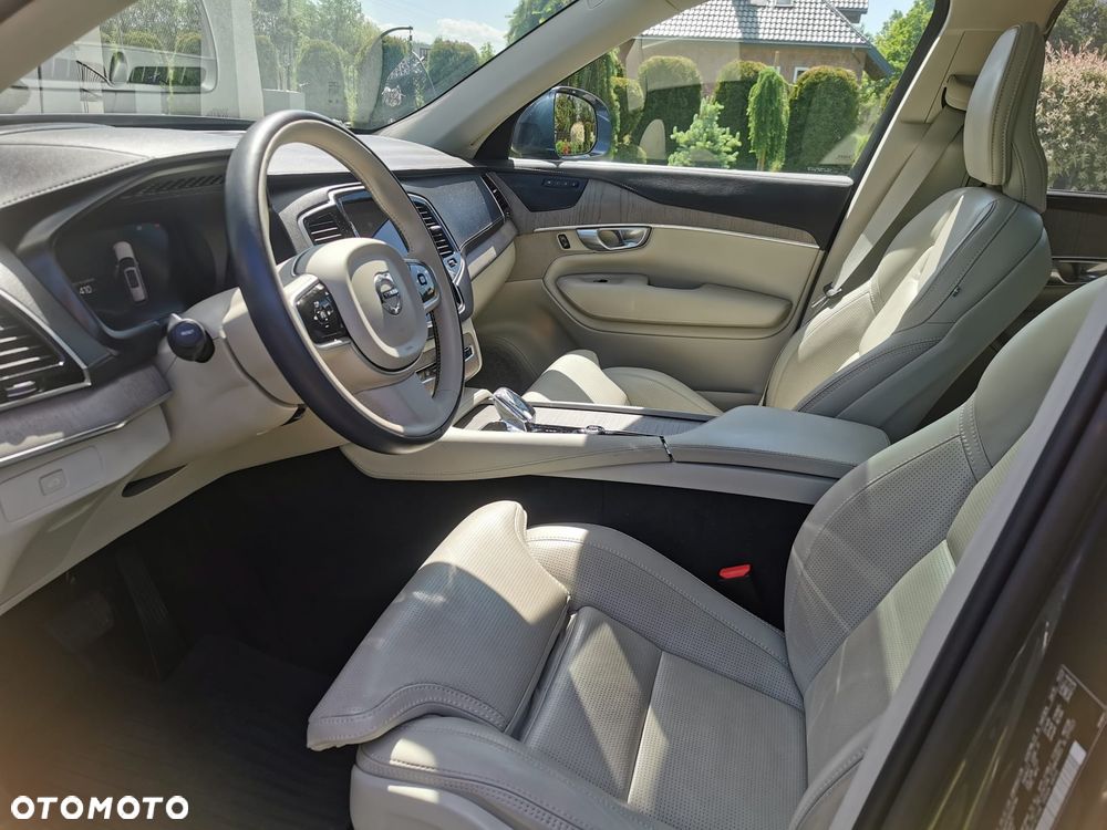 Volvo XC 90 - 25