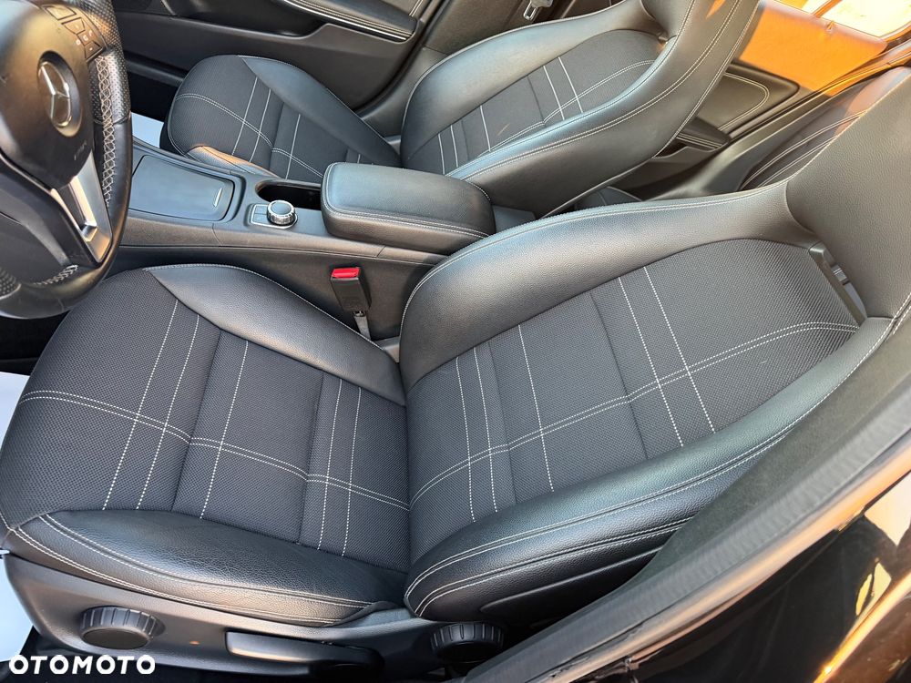 Mercedes-Benz GLA 200 7G-DCT - 11