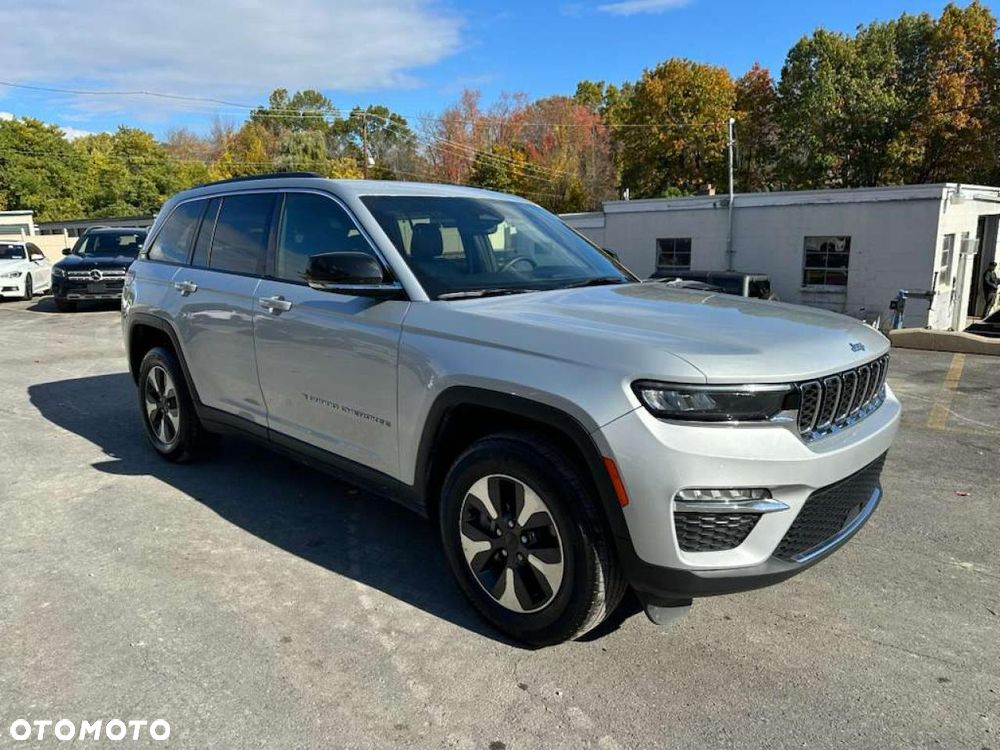 Jeep Grand Cherokee - 1