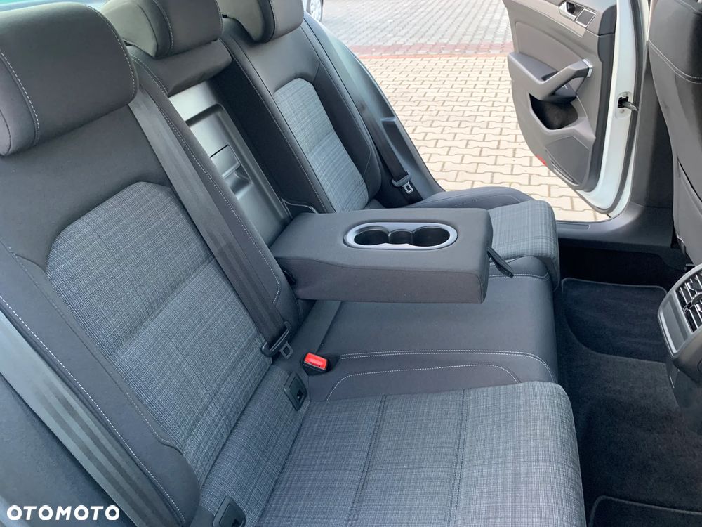 Volkswagen Passat 2.0 TDI EVO Business DSG - 18