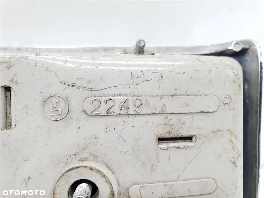 MERCEDES W114 W115 PRAWA LAMPA TYŁ ORYGINAŁ !!! - 9