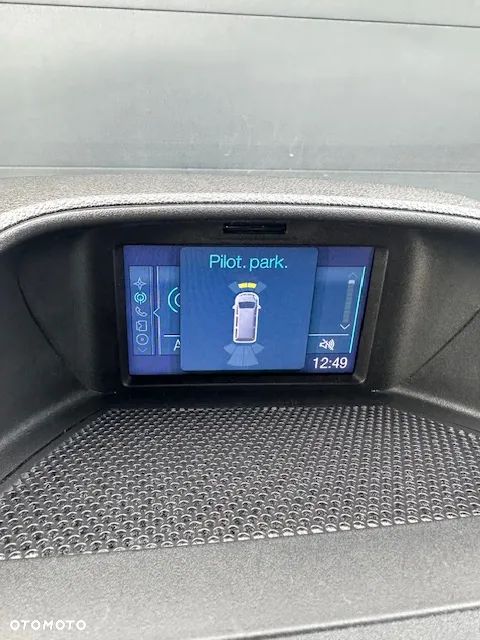 Ford Tourneo Custom - 28