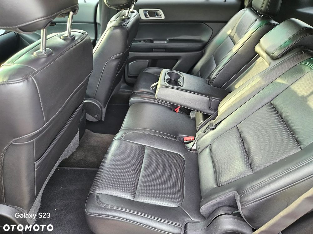 Ford Explorer - 16