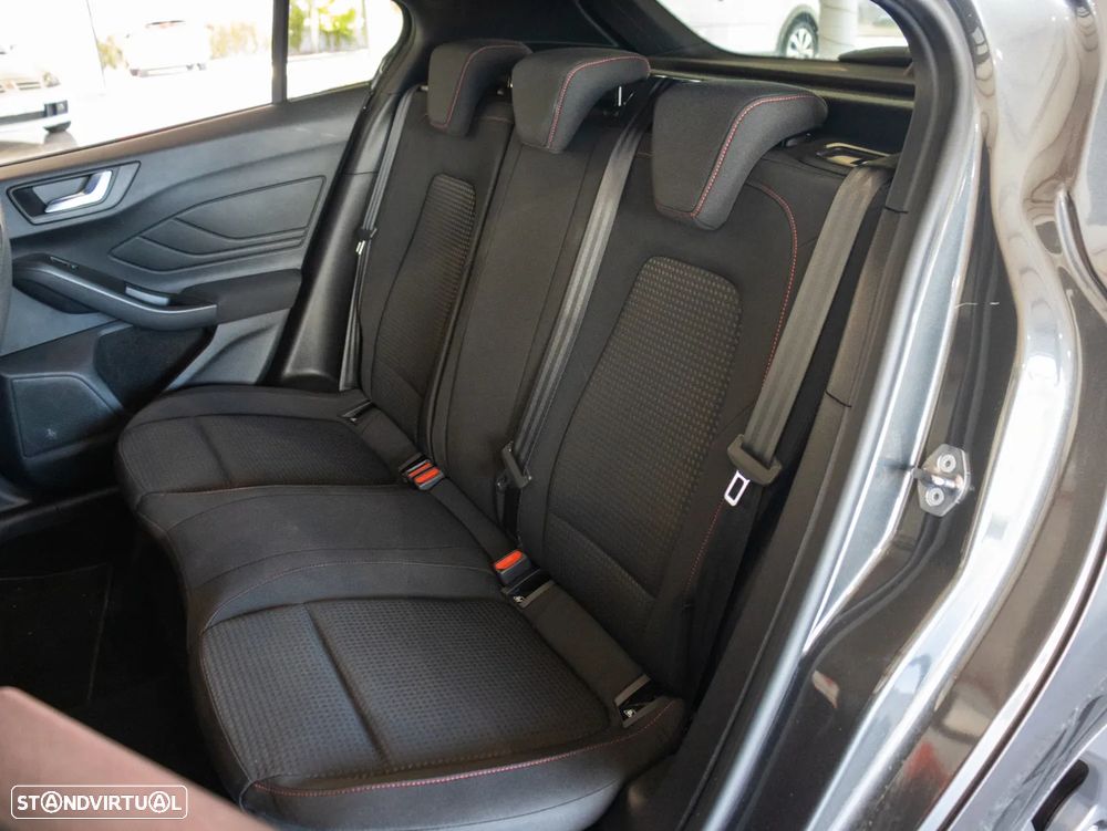 Ford Focus 1.0 EcoBoost MHEV ST-Line - 12