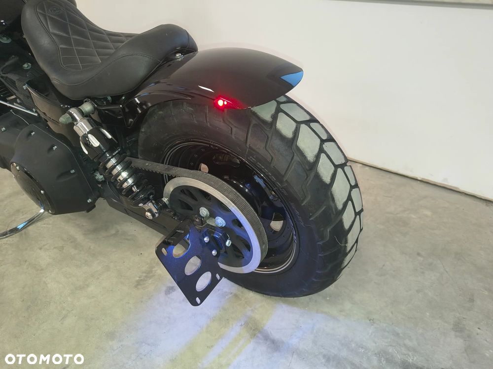 Harley-Davidson Dyna Fat Bob - 4