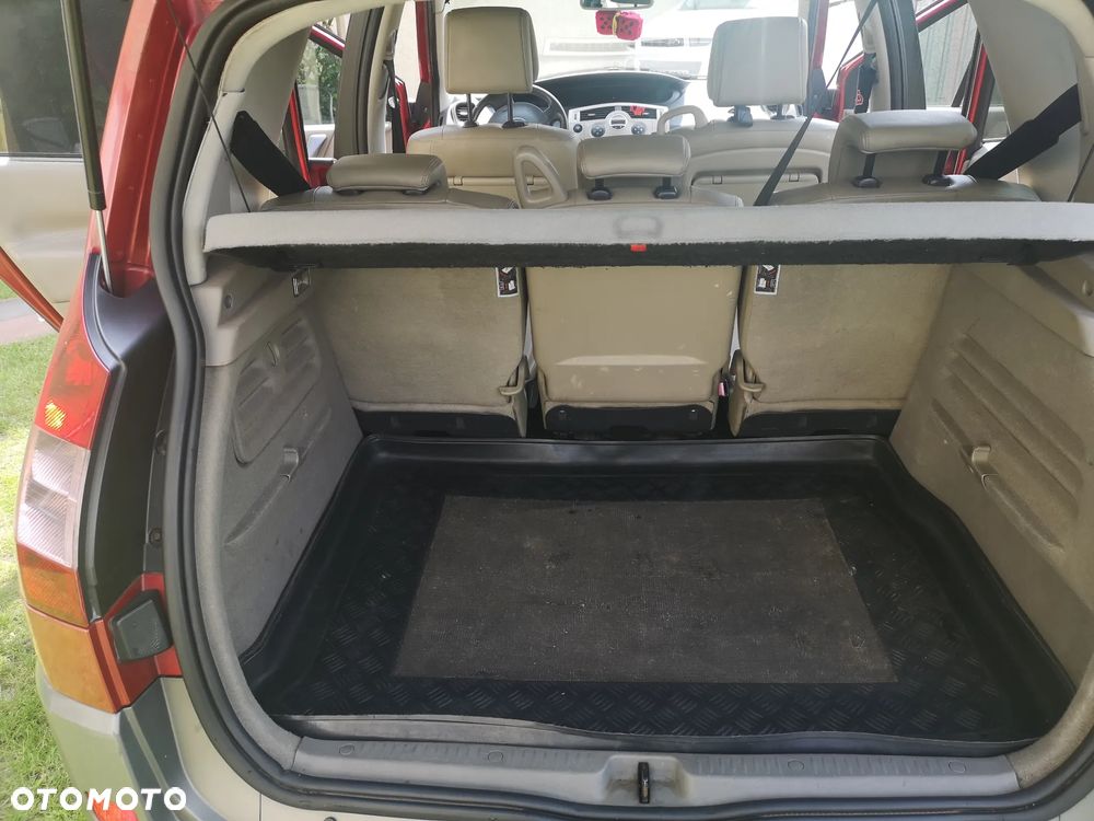 Renault Scenic 1.5 dCi Confort Privilege - 4