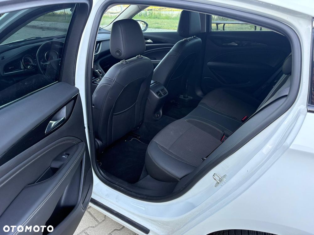 Opel Insignia 1.5 T Elite S&S - 12