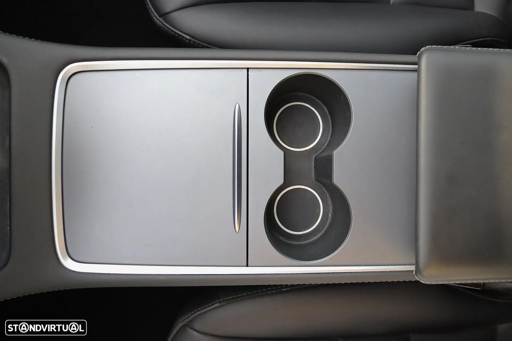 Tesla Model Y Long Range Dual Motor AWD - 6