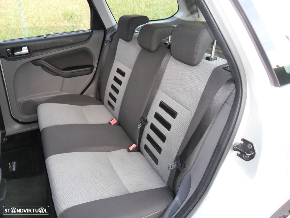 Ford Focus SW 1.6 TDCi Sport - 23