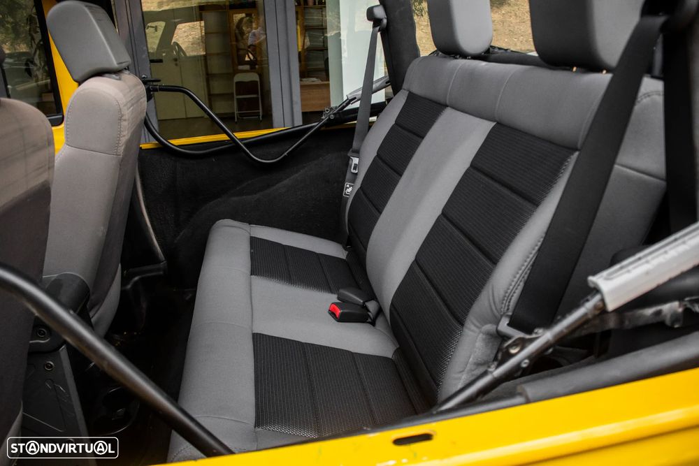 Jeep Wrangler 2.8 CRD ATX Sport - 23