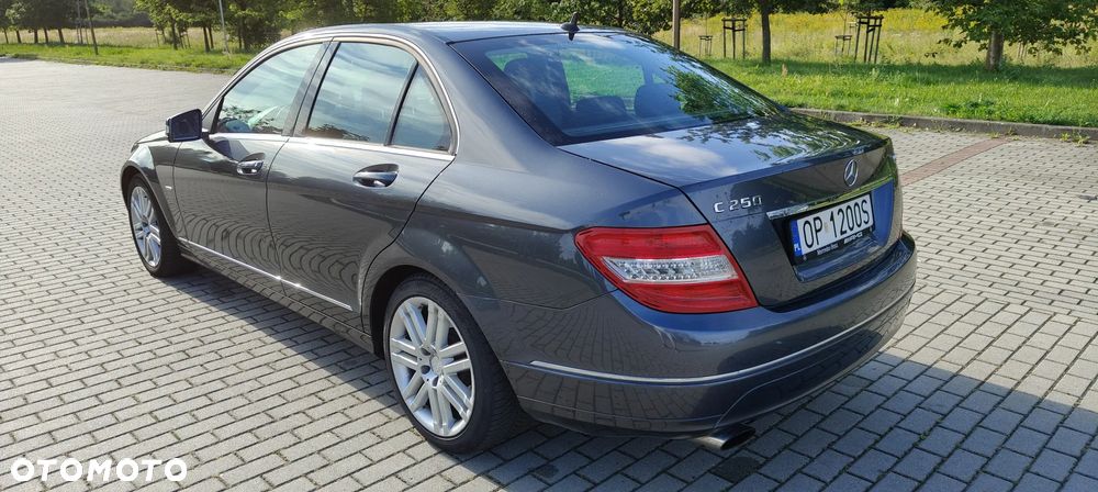 Mercedes-Benz Klasa C 250 CGI BlueEff Avantgarde - 6