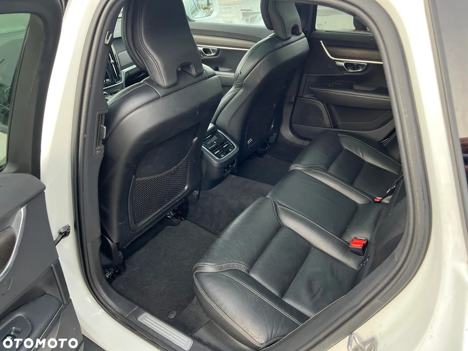 Volvo V90 Cross Country D5 AWD Pro - 25