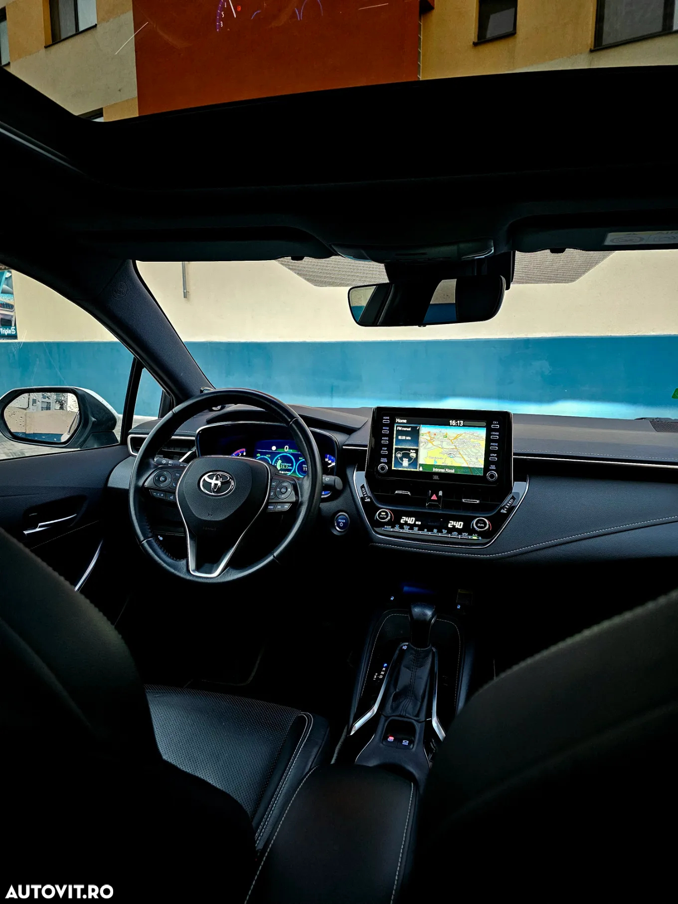 Toyota Corolla 2.0 HSD Exclusive Plus GR Sport Bi-Tone - 12