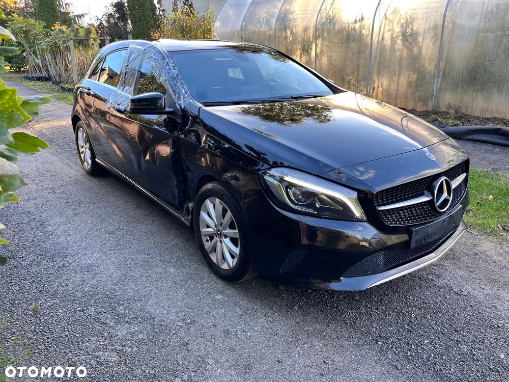 Mercedes-Benz Klasa A 180 7G-DCT - 4