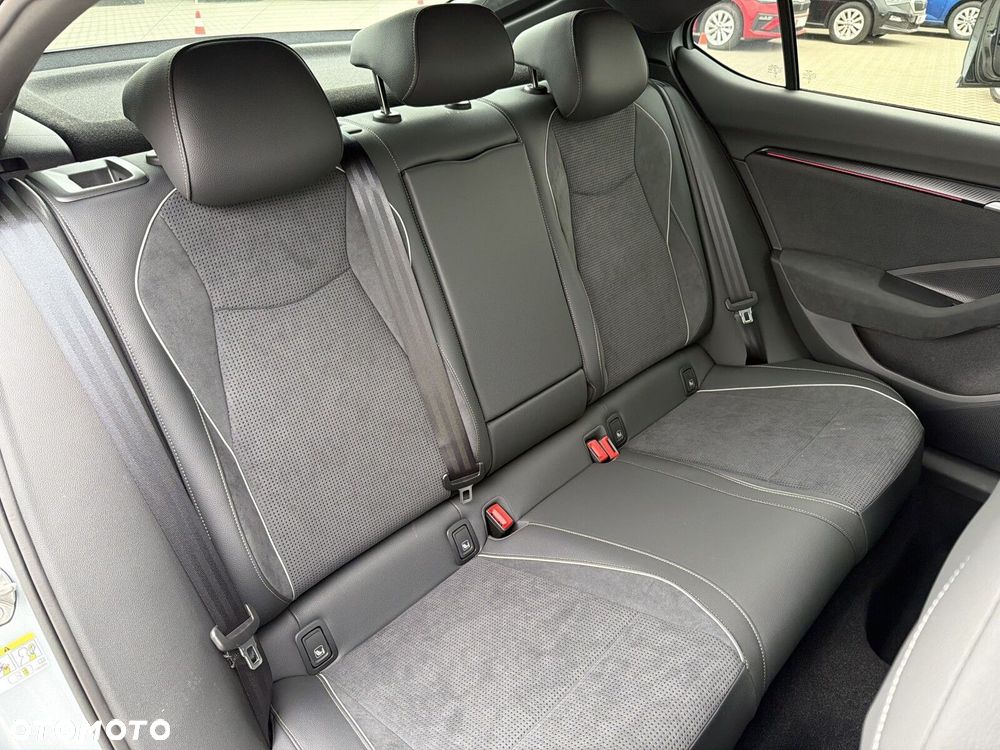 Skoda Superb 2.0 TDI SCR 4x4 Sportline DSG - 22
